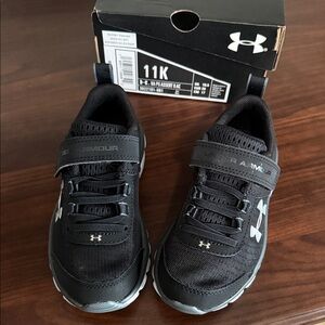 Under Armour Kids Black Sneakers